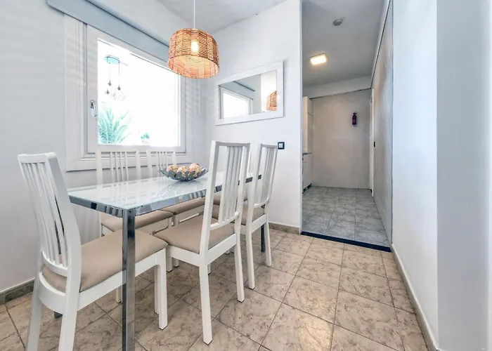 Blue Waves House - Heated Pool, Bbq And Bicycles By Lanzarote *