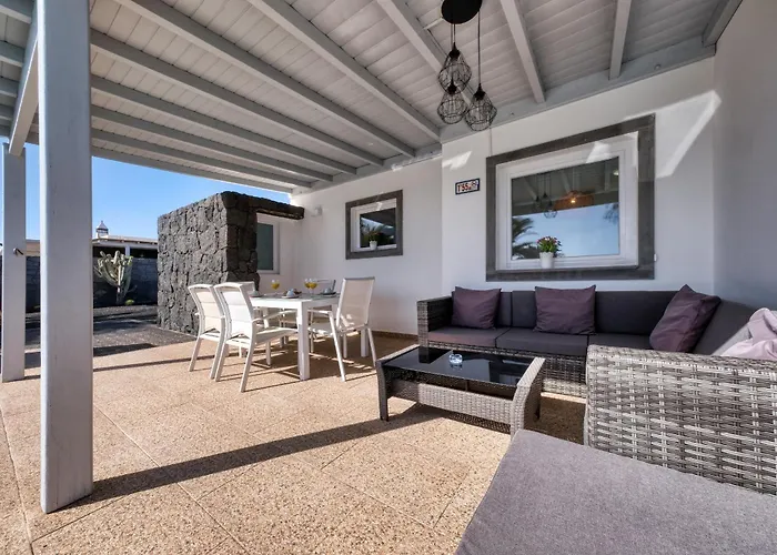 Blue Waves House - Heated Pool, Bbq And Bicycles By Lanzarote 度假居 *