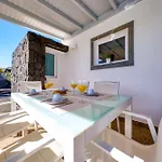 Blue Waves House - Heated Pool, Bbq And Bicycles By Lanzarote Сasa de vacaciones