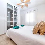 Сasa de vacaciones Blue Waves House - Heated Pool, Bbq And Bicycles By Lanzarote *
