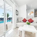 Сasa de vacaciones Blue Waves House - Heated Pool, Bbq And Bicycles By Lanzarote *